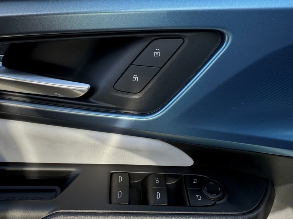 New 2026 Chevrolet Equinox EV LT image 11