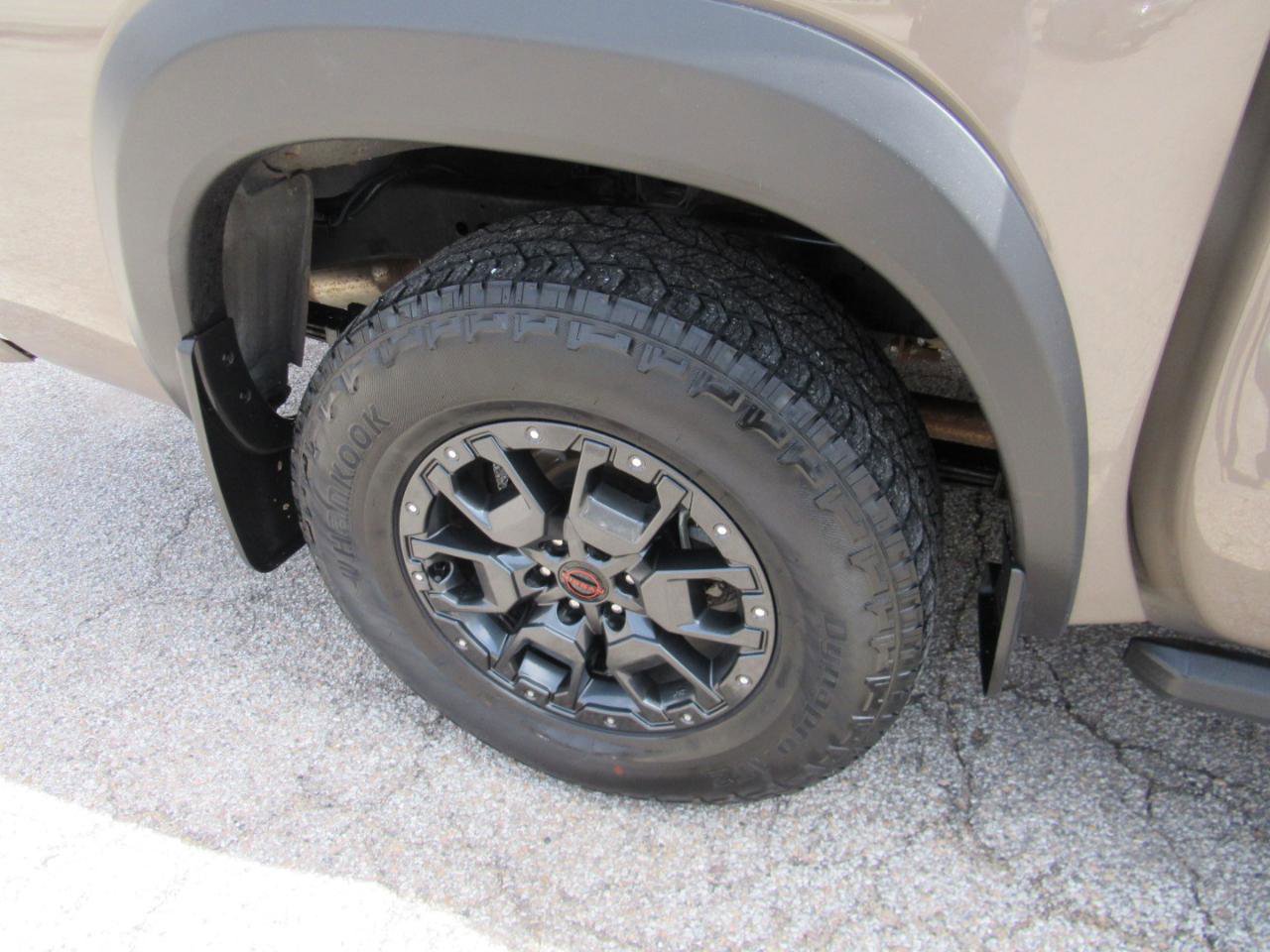 Used 2023 Nissan Frontier PRO-4X w/ Pro-4X Premium Package image 4