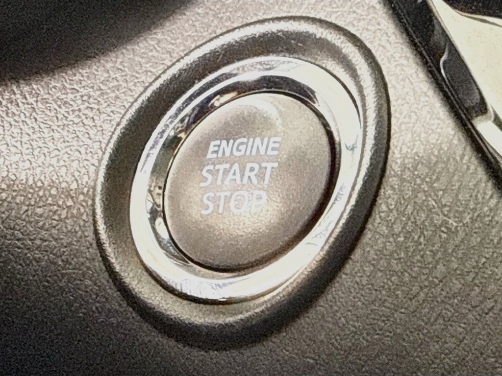 Used 2022 Toyota C-HR Limited FWD image 20
