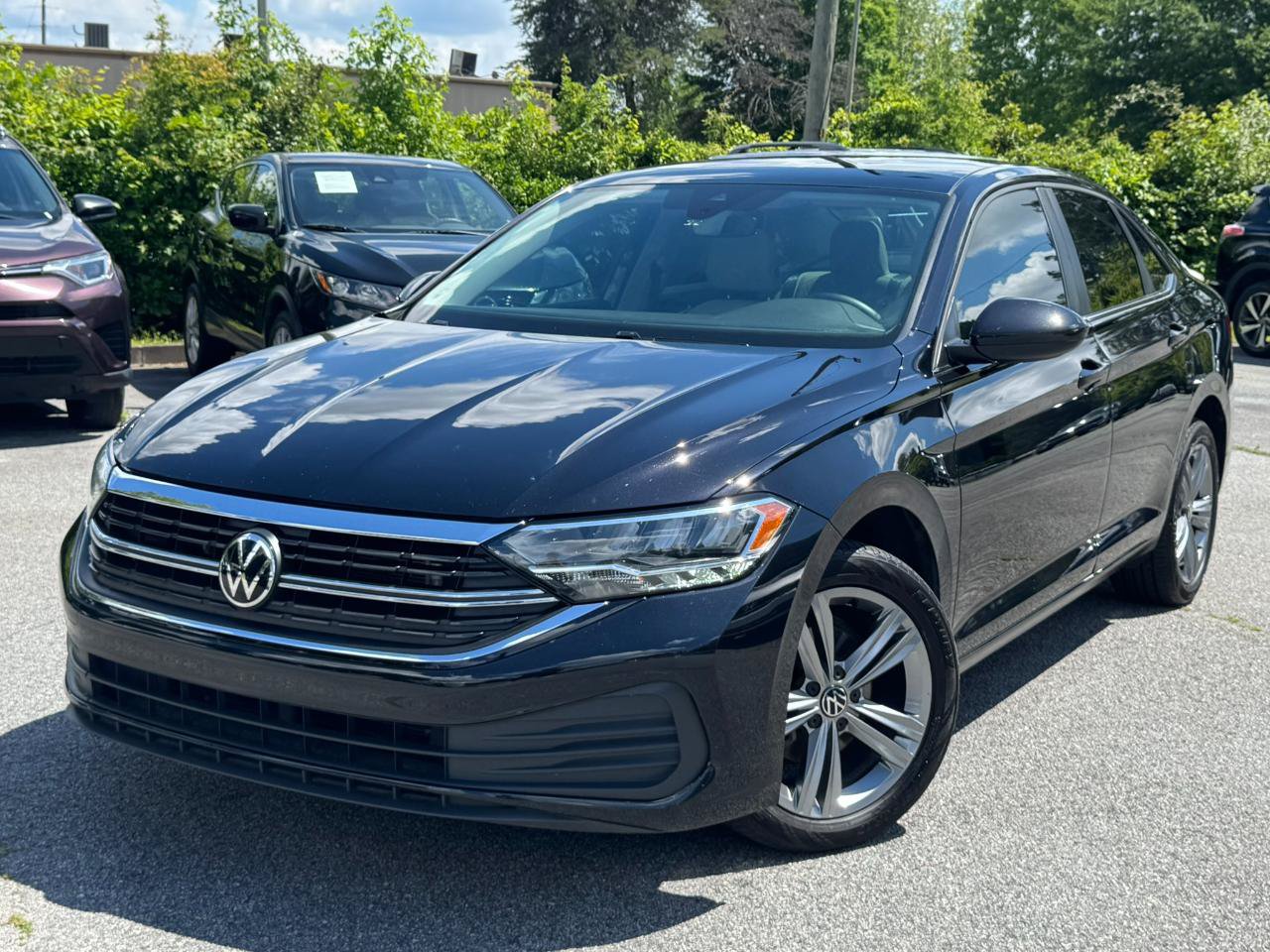 Used 2024 Volkswagen Jetta SE FWD image 3