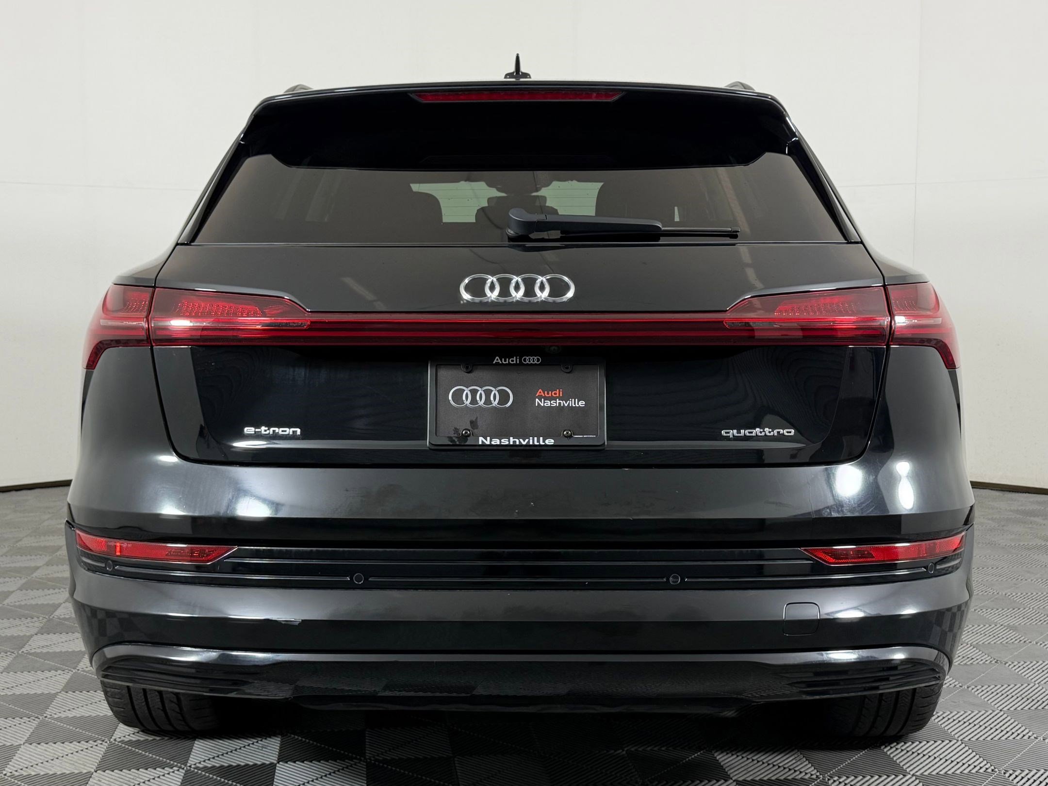 Used 2022 Audi e-tron Premium w/ Convenience Plus Package image 9