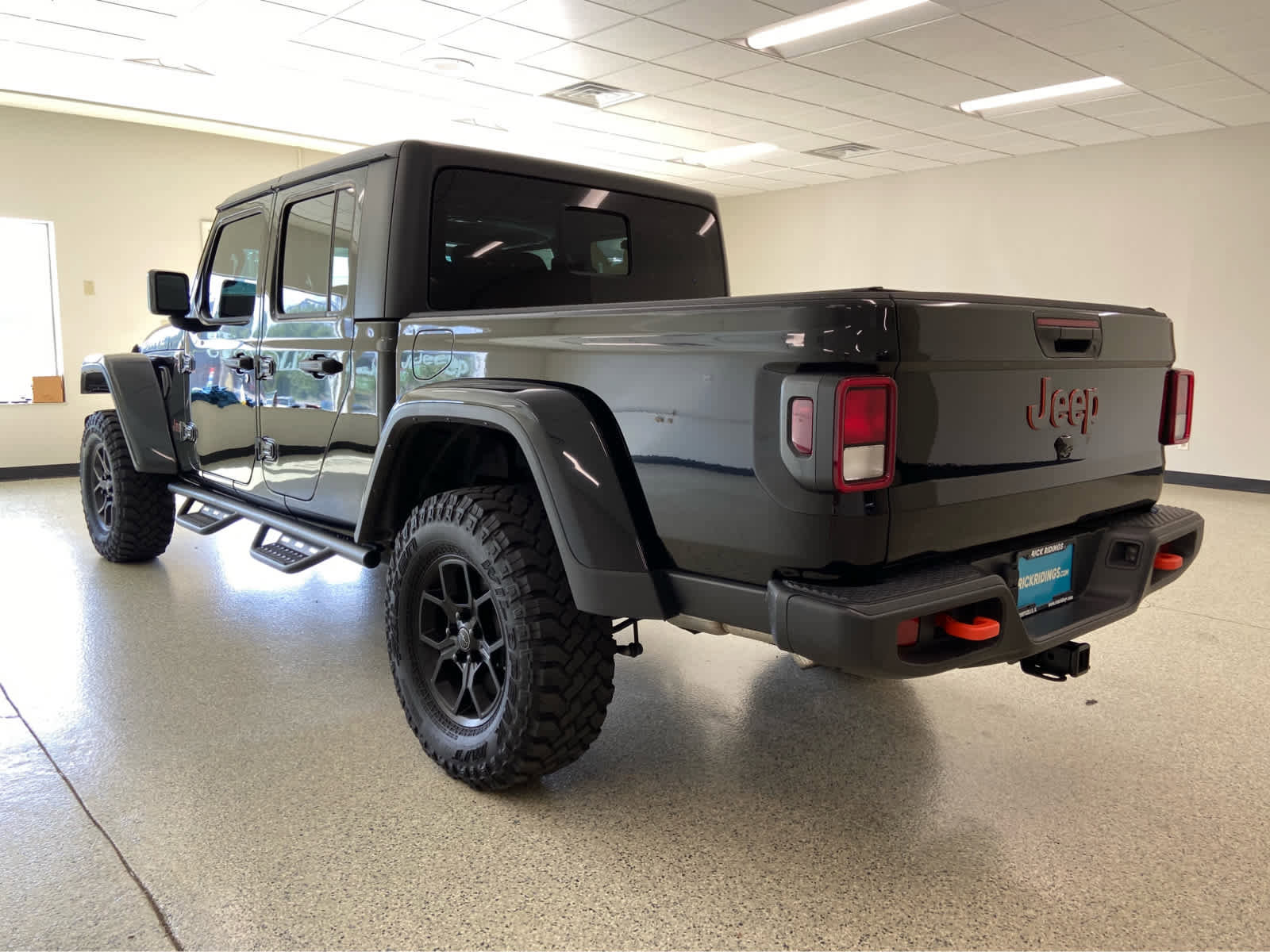 Used 2023 Jeep Gladiator Mojave w/ Cold Weather Group image 10