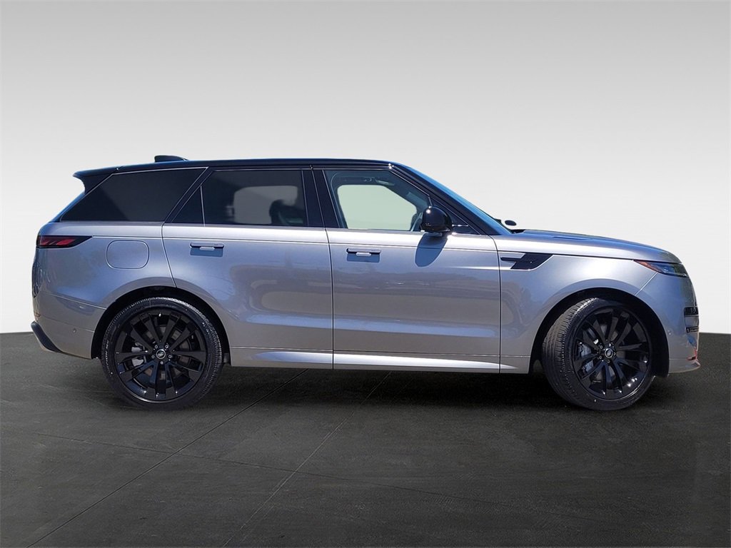 New 2025 Land Rover Range Rover Sport Dynamic SE image 3