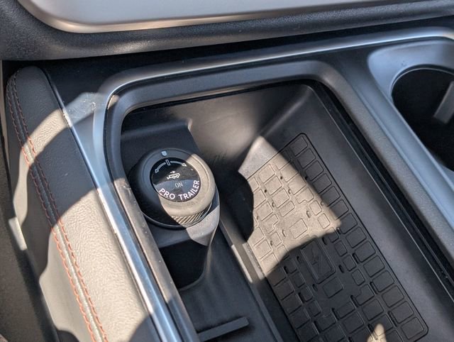 Certified 2025 Ford Expedition Active image 21