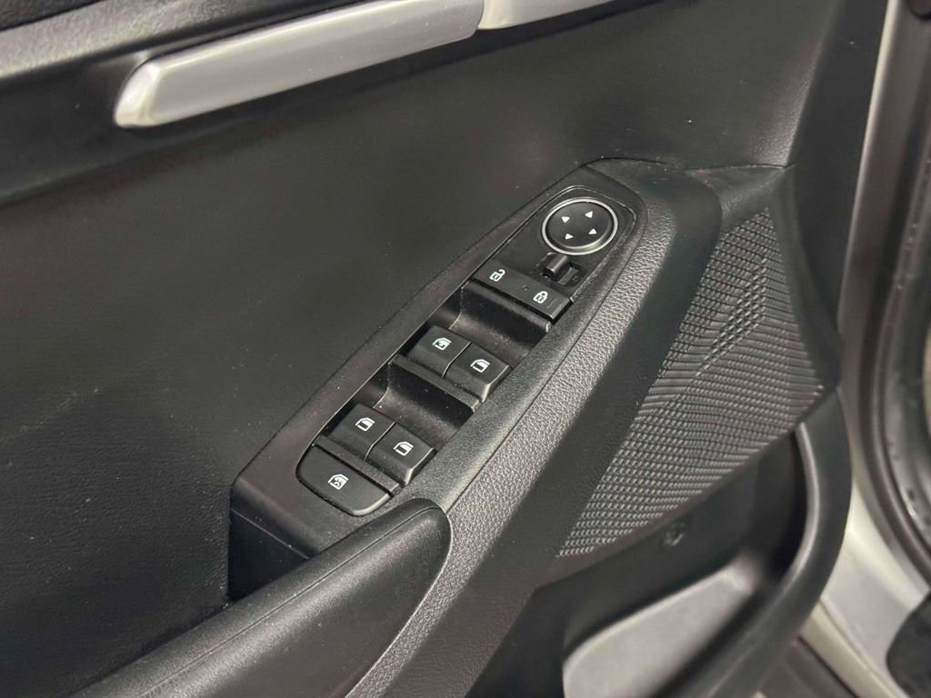 Used 2023 Kia Seltos LX image 15