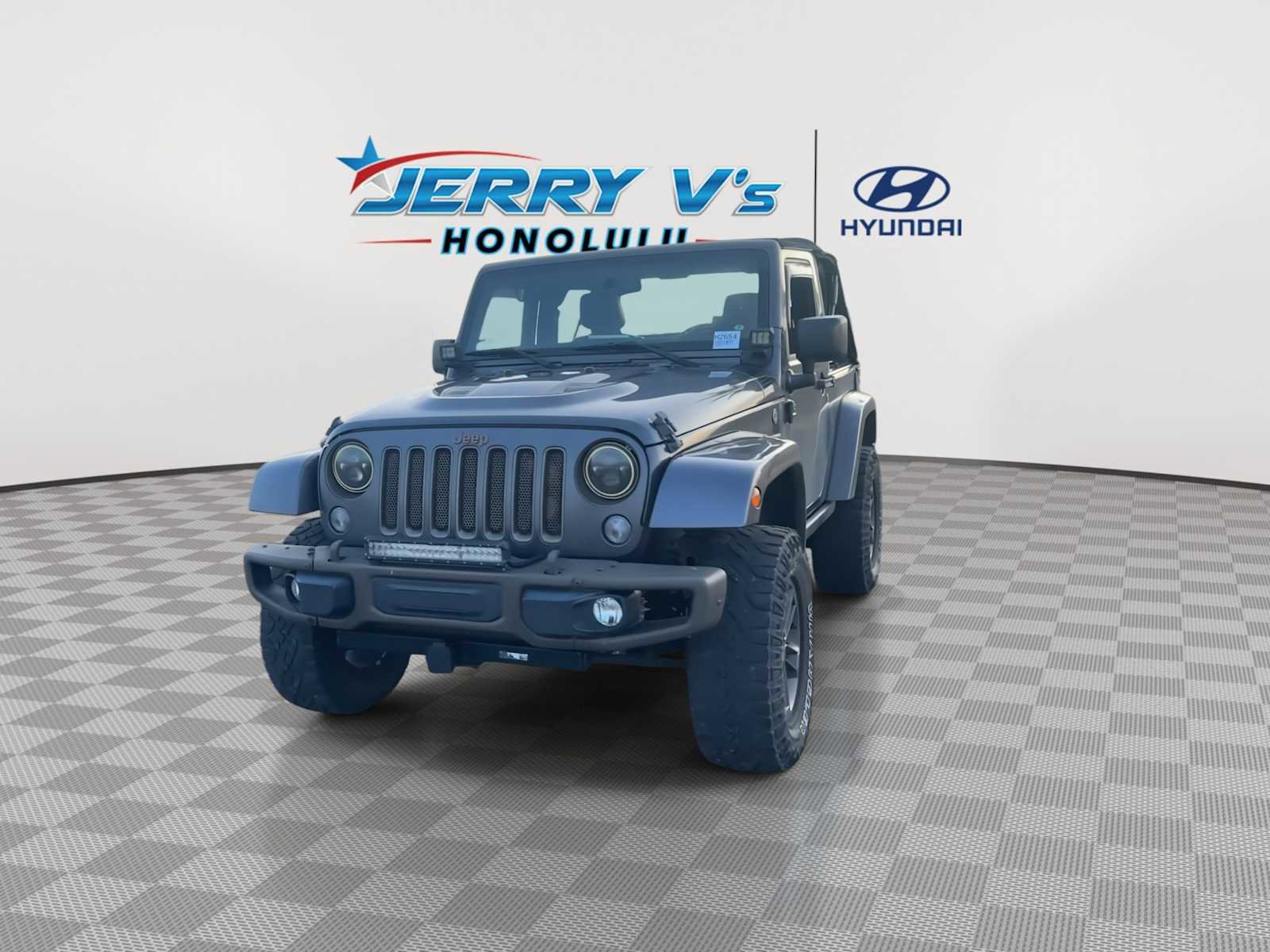 Used 2016 Jeep Wrangler Sahara image 3