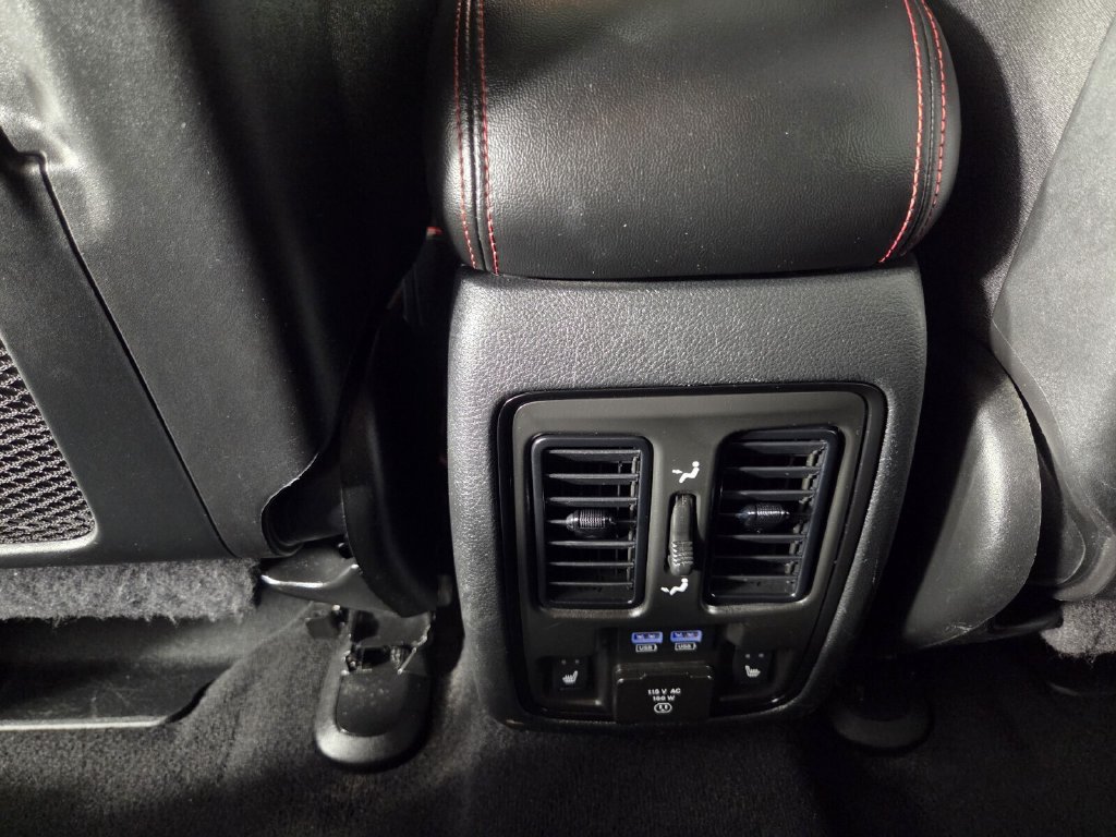 Used 2025 Dodge Durango GT AWD/4WD image 23