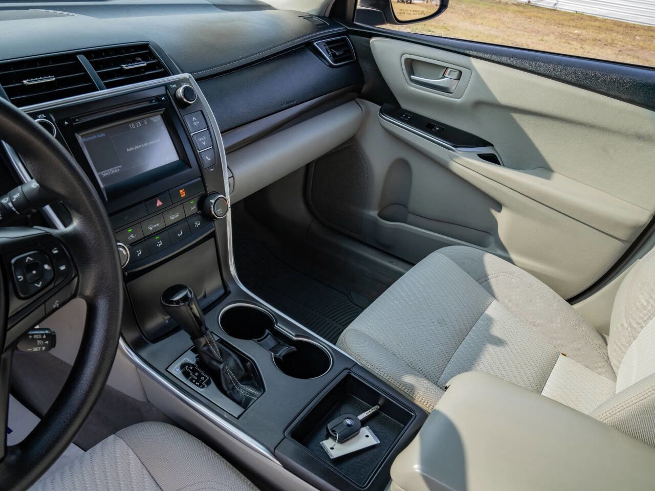 Used 2017 Toyota Camry LE image 15