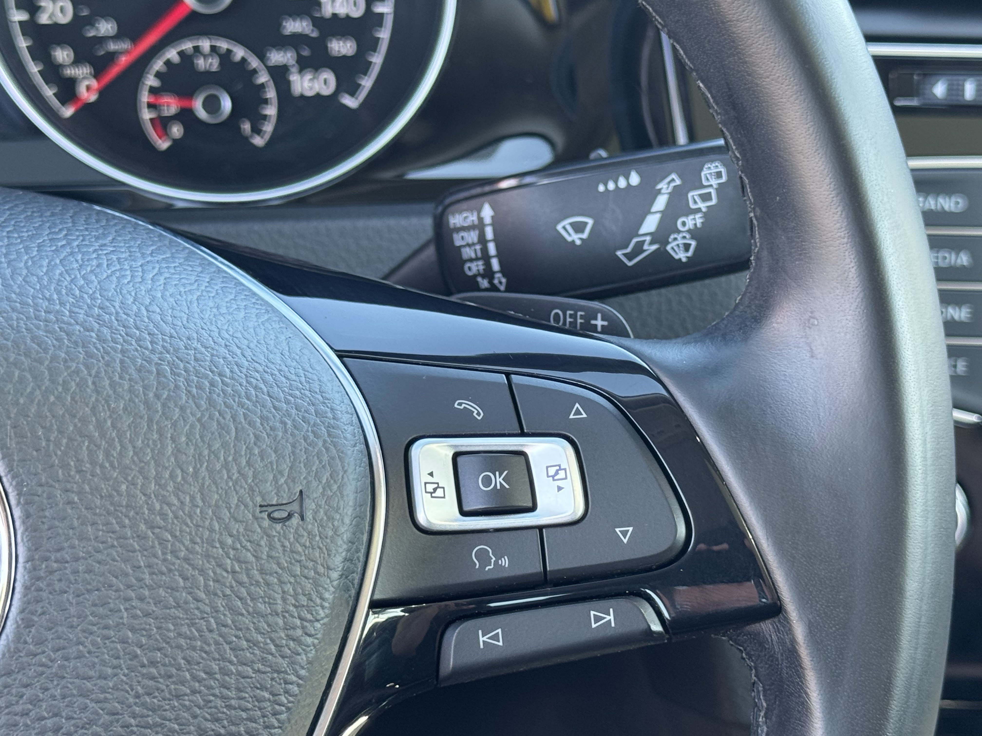 Used 2017 Volkswagen Golf SEL FWD image 22