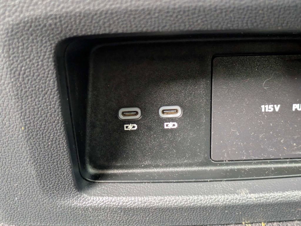 Certified 2024 Volkswagen Atlas SEL AWD/4WD image 17