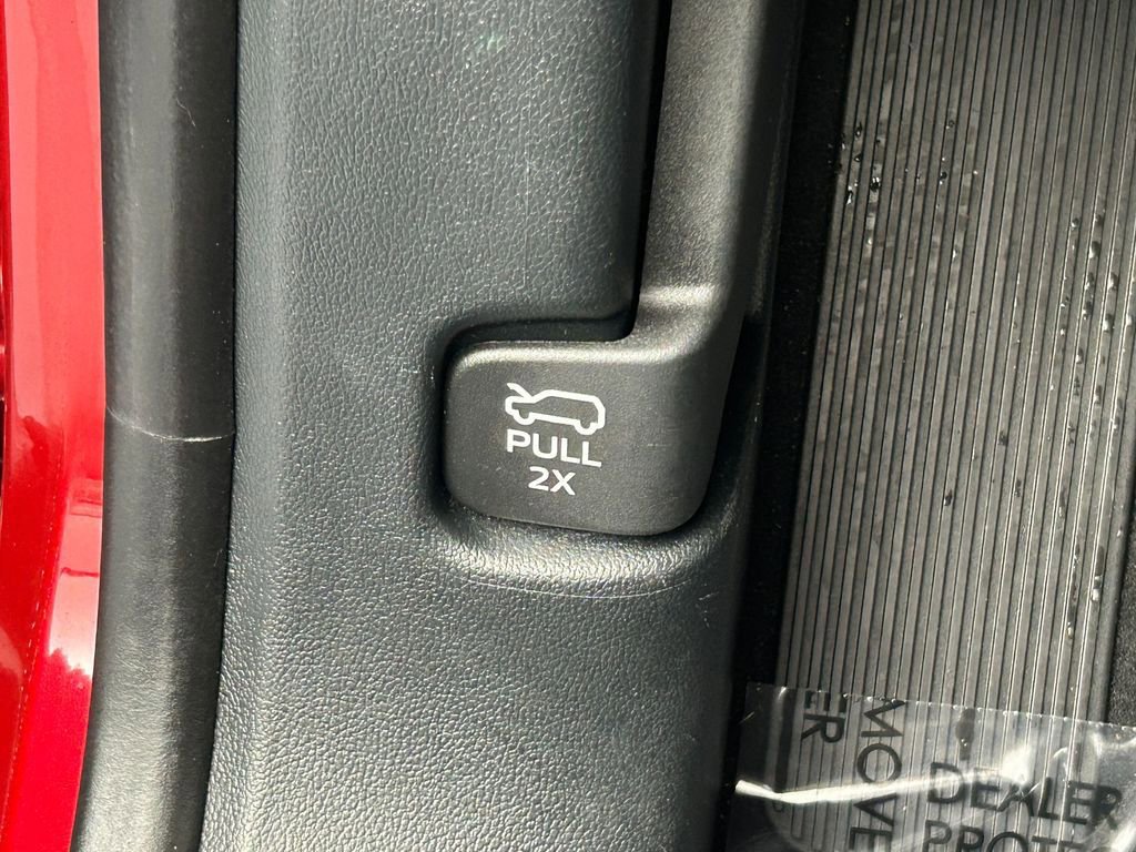 Used 2021 Ford Explorer XLT w/ Equipment Group 202A image 33