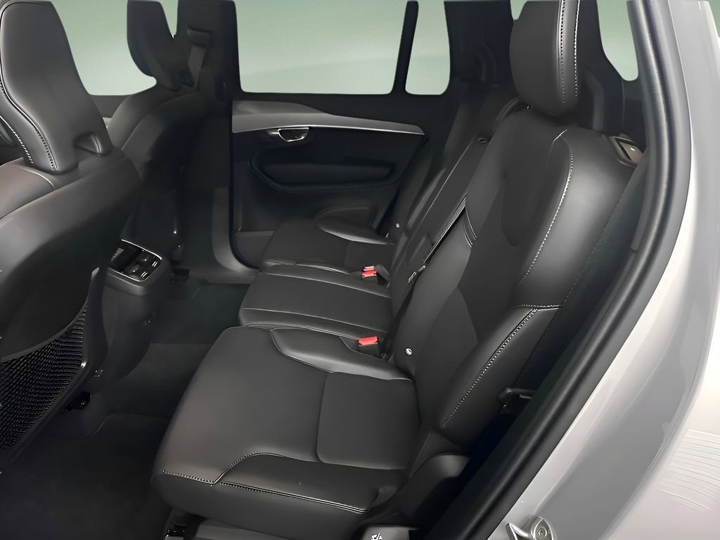 Certified 2025 Volvo XC90 B5 Core image 26