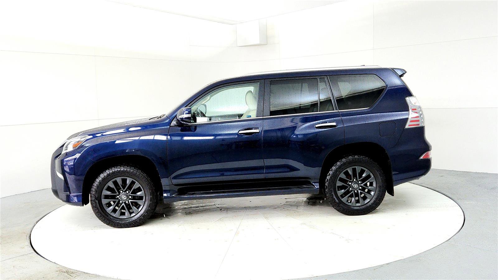 Used 2023 Lexus GX 460 Premium w/ Premium Package image 3