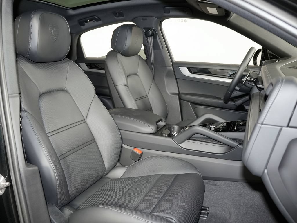 New 2026 Porsche Cayenne Coupe AWD/4WD image 39