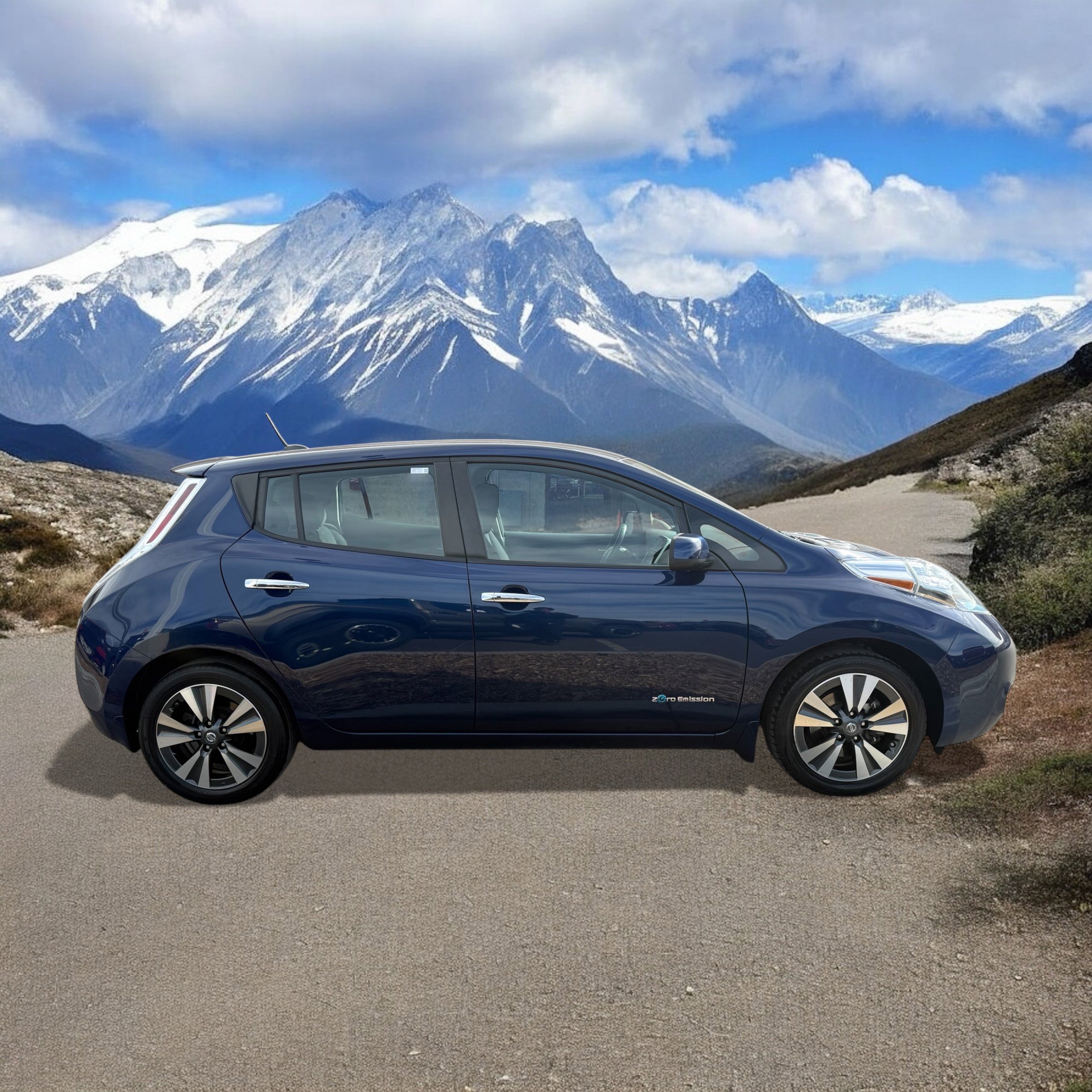 Used 2017 Nissan Leaf SV w/ Protection Package image 5