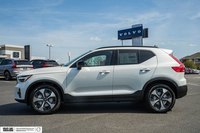 New 2026 Volvo XC40 B5 Plus w/ Climate Package AWD/4WD image 4