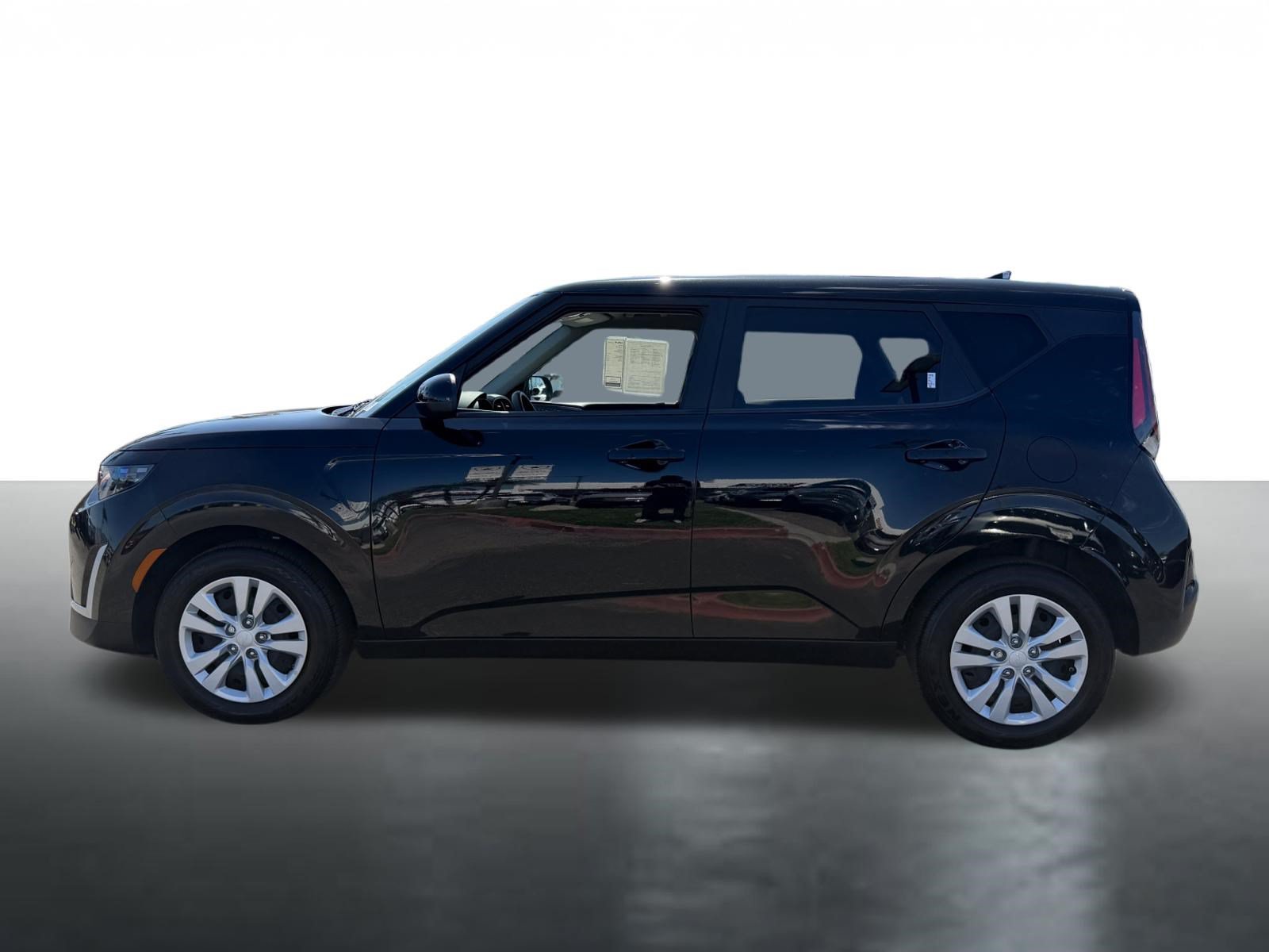 Certified 2025 Kia Soul LX FWD image 5