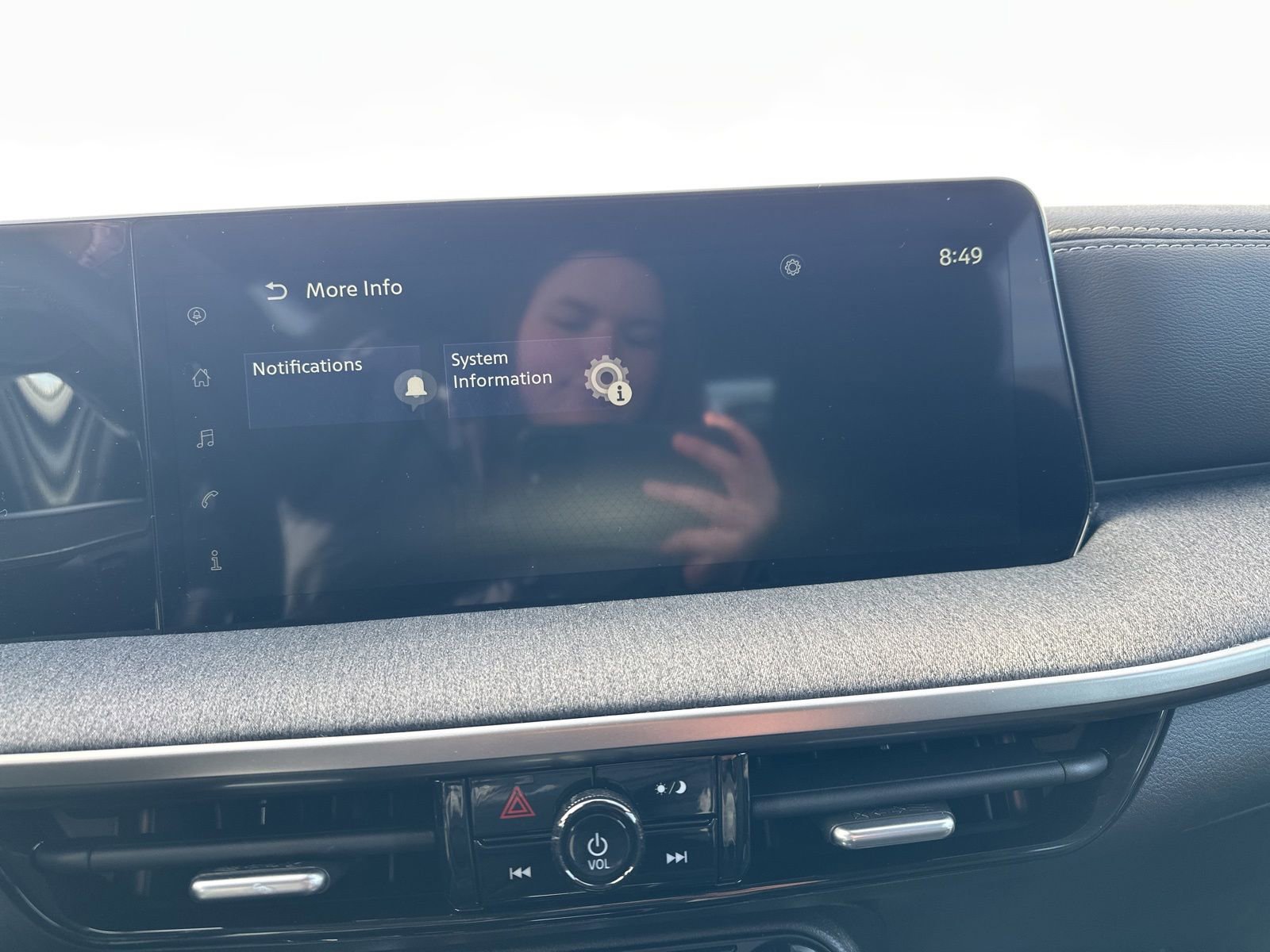 Used 2025 Nissan Kicks SV image 46