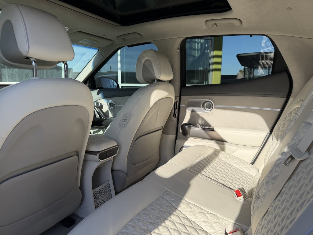 Used 2023 Genesis GV60 Performance image 34