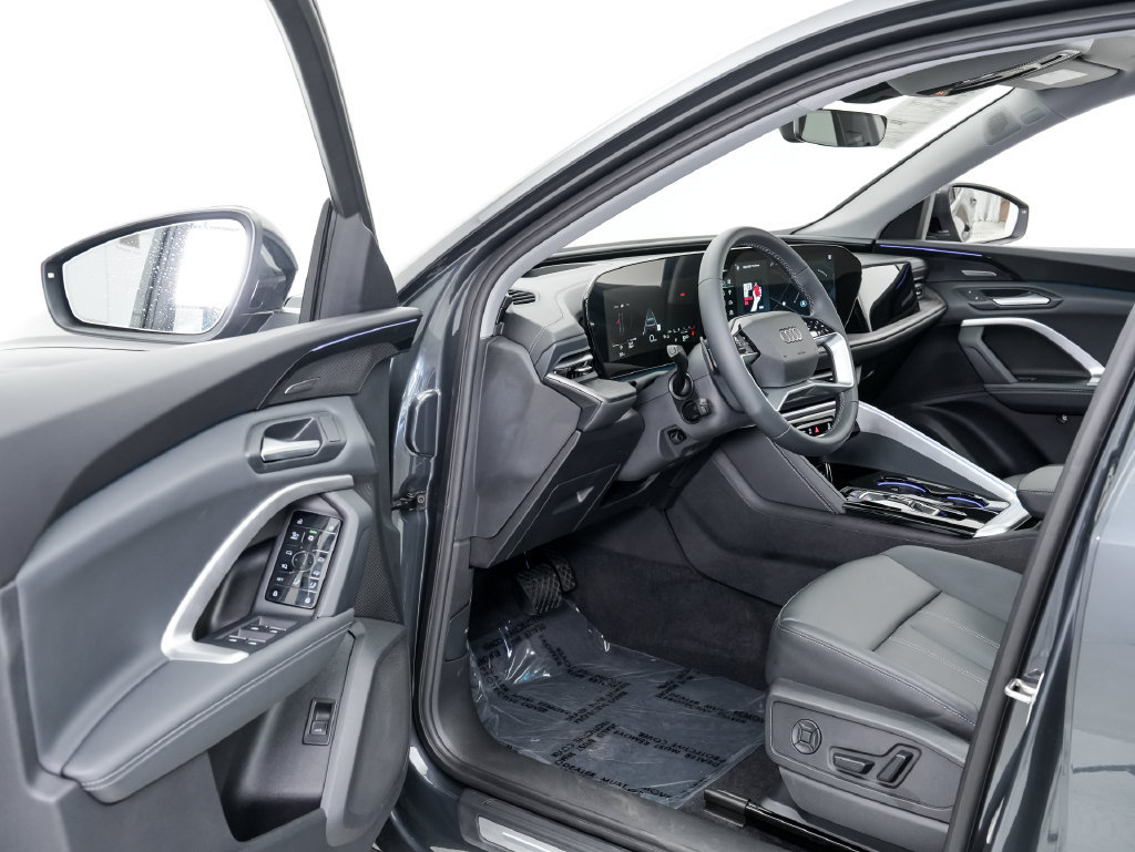 Used 2025 Audi Q5 Premium Plus AWD/4WD image 6