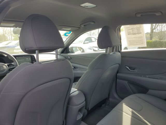 Used 2025 Hyundai Elantra Sport image 11