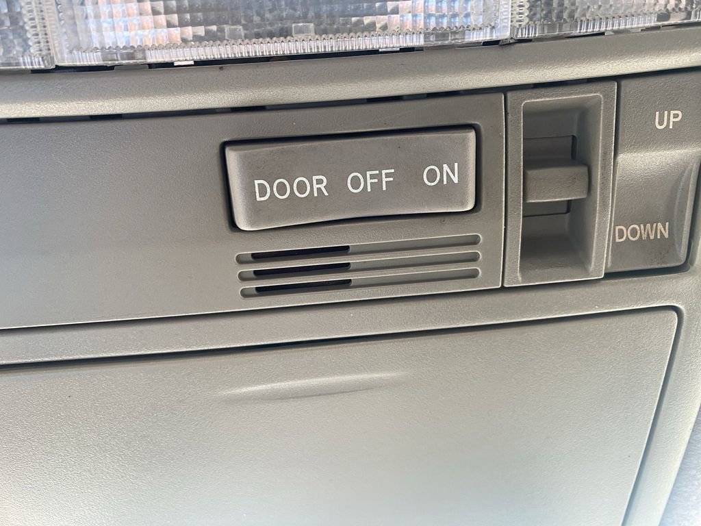 Used 2011 Toyota Camry SE w/ SE Extra-Value Pkg #1 FWD image 17