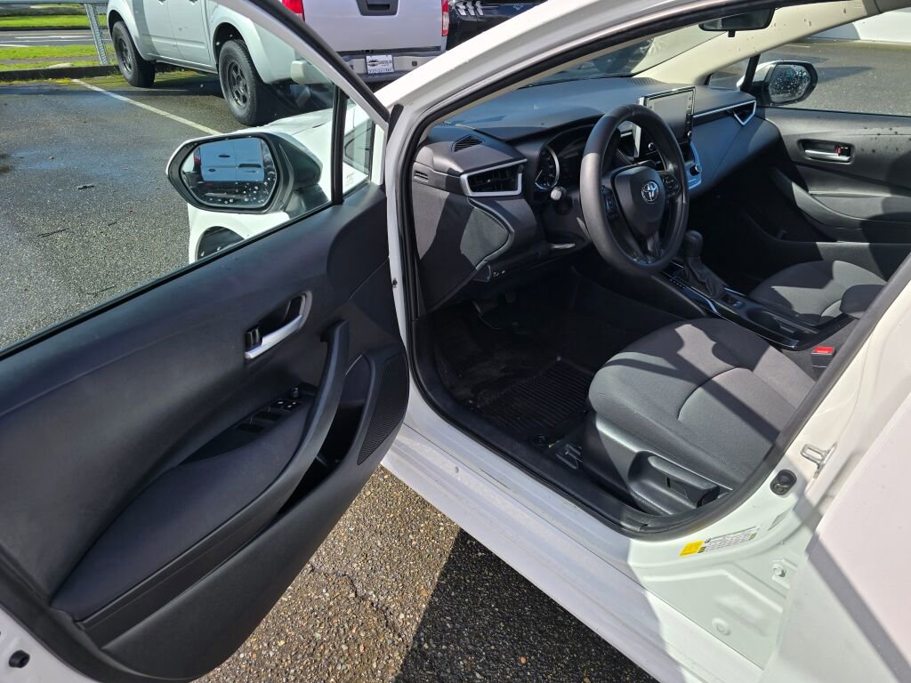 Used 2020 Toyota Corolla LE image 13