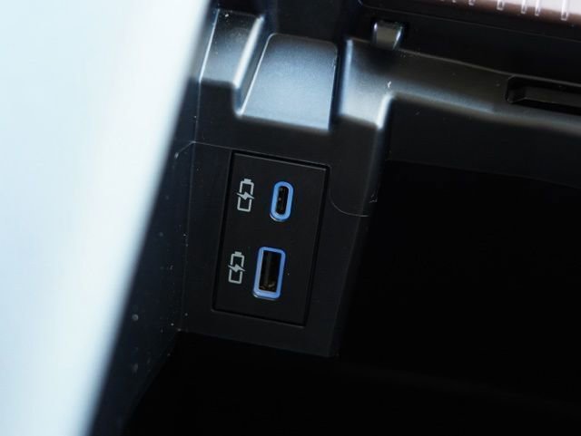 Certified 2024 Toyota Sienna LE image 32