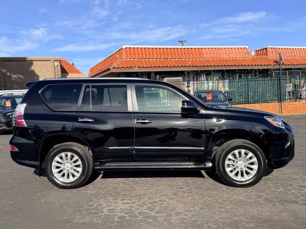 Used 2017 Lexus GX 460 image 7