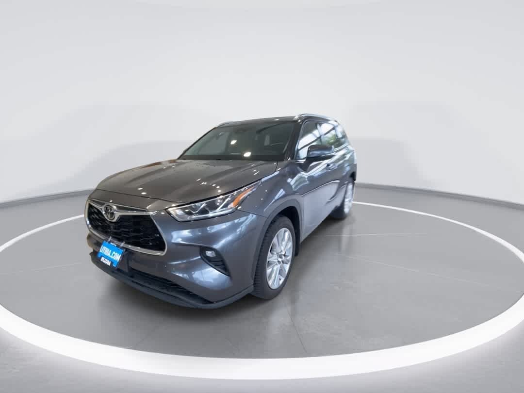 Used 2022 Toyota Highlander Limited AWD/4WD image 4