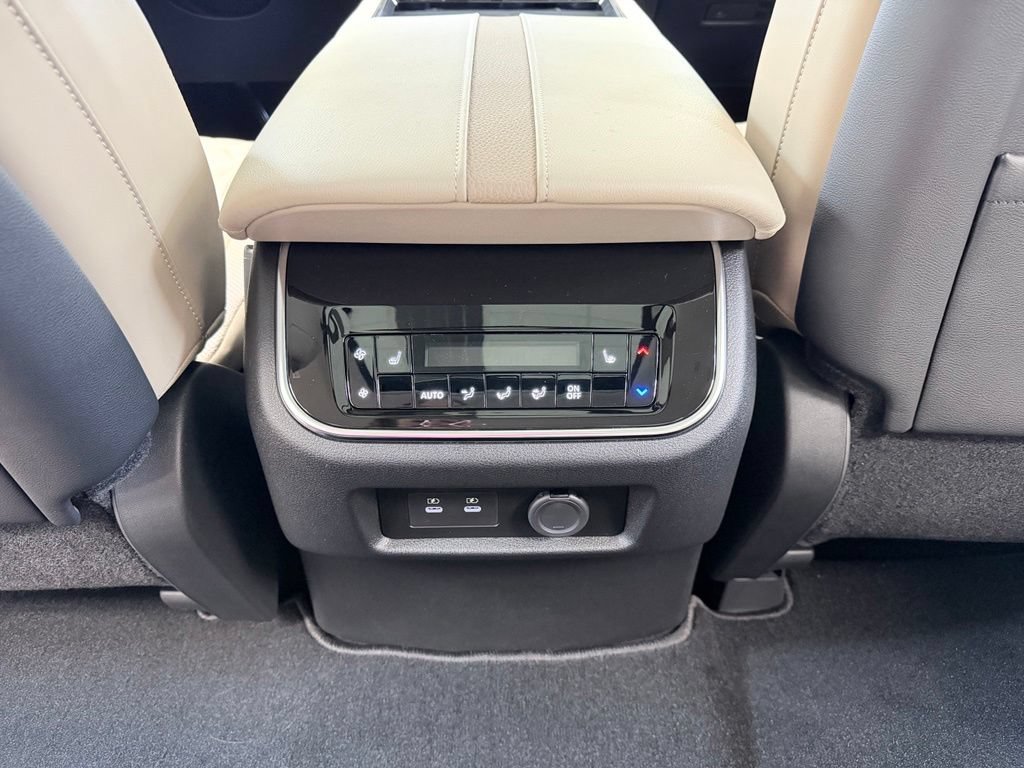 New 2026 Nissan Armada Platinum Reserve w/ Accent Package AWD/4WD image 26