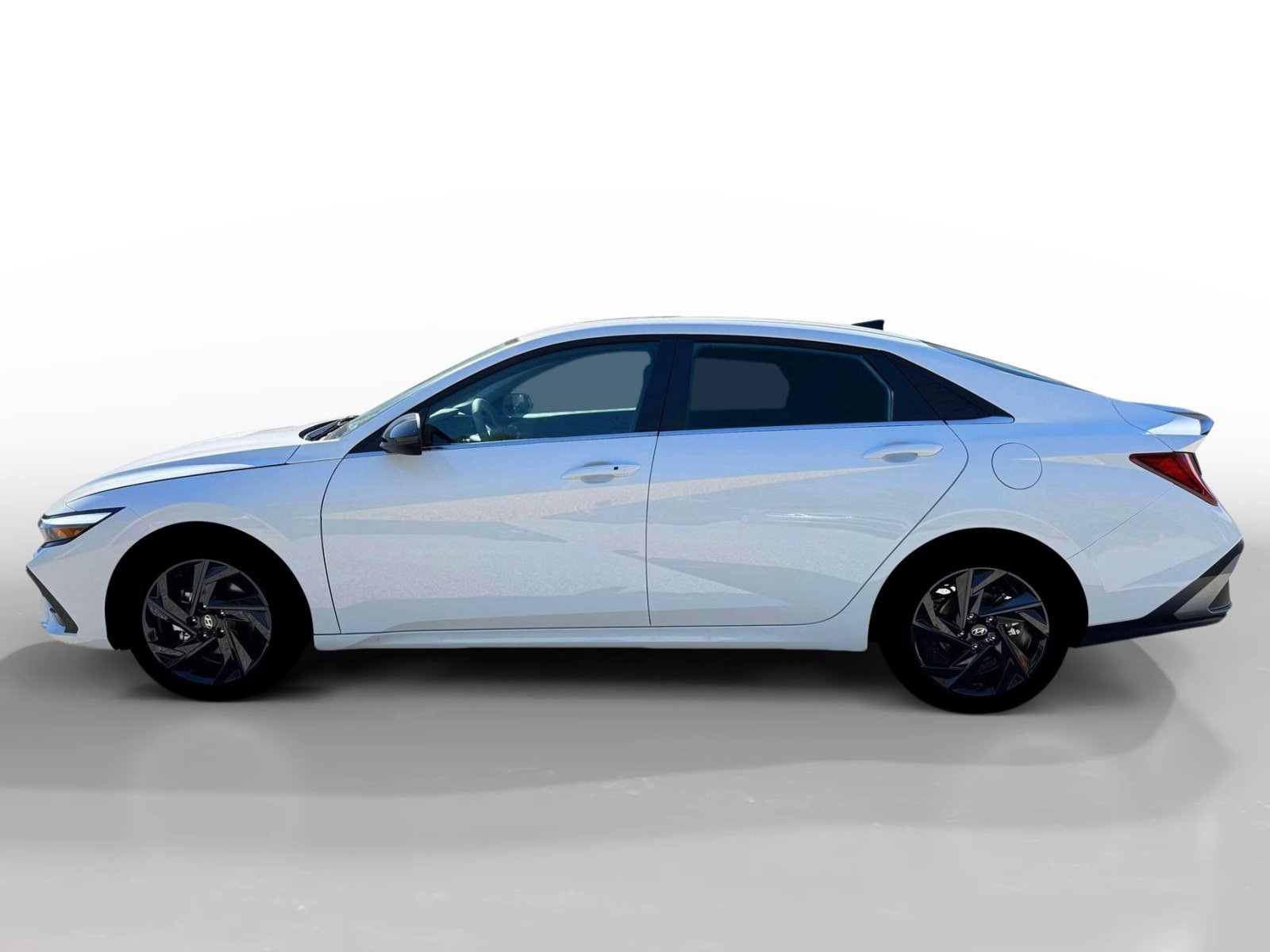 New 2026 Hyundai Elantra SEL Sport Premium FWD image 3