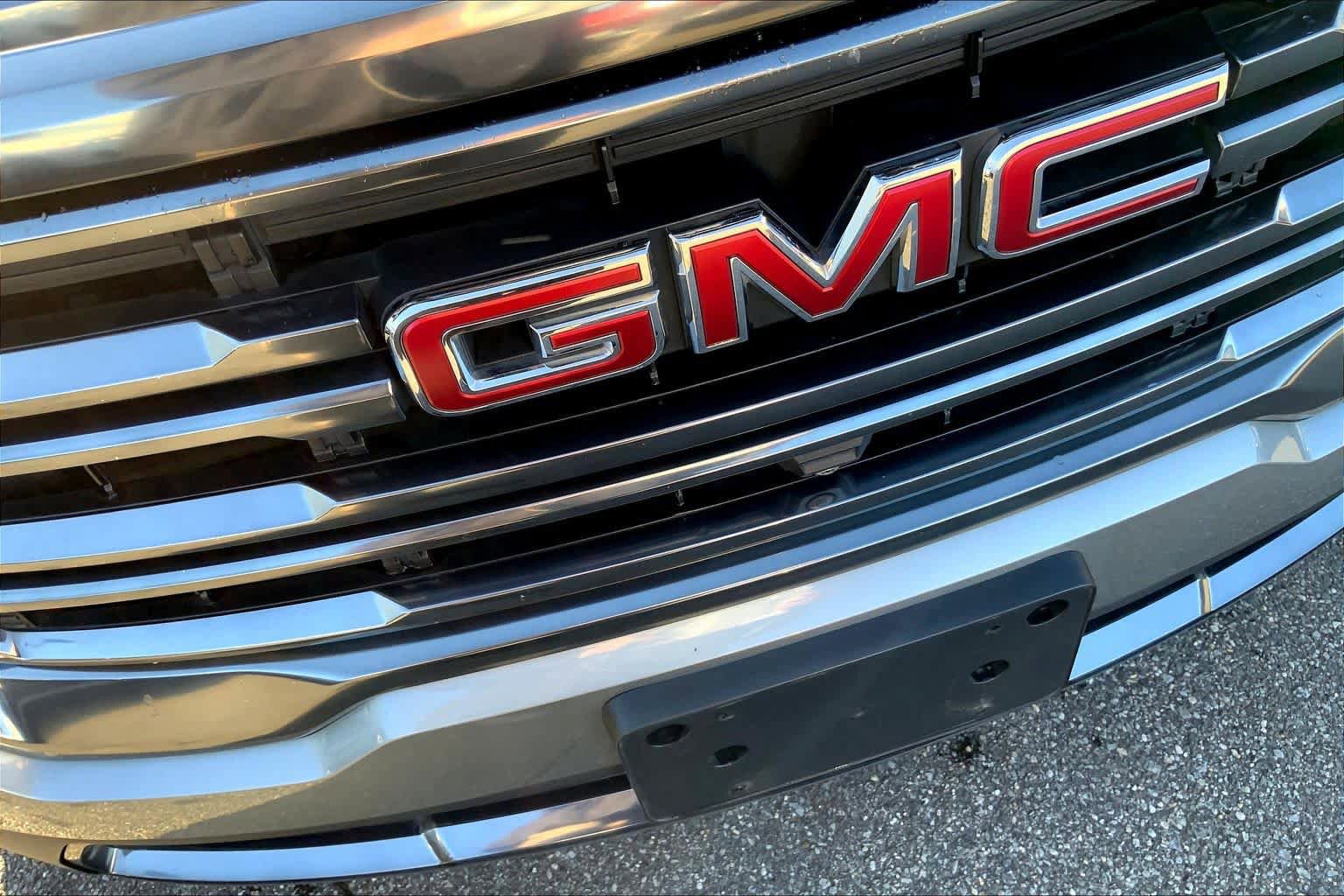 Used 2023 GMC Acadia AT4 w/ Technology Package image 31