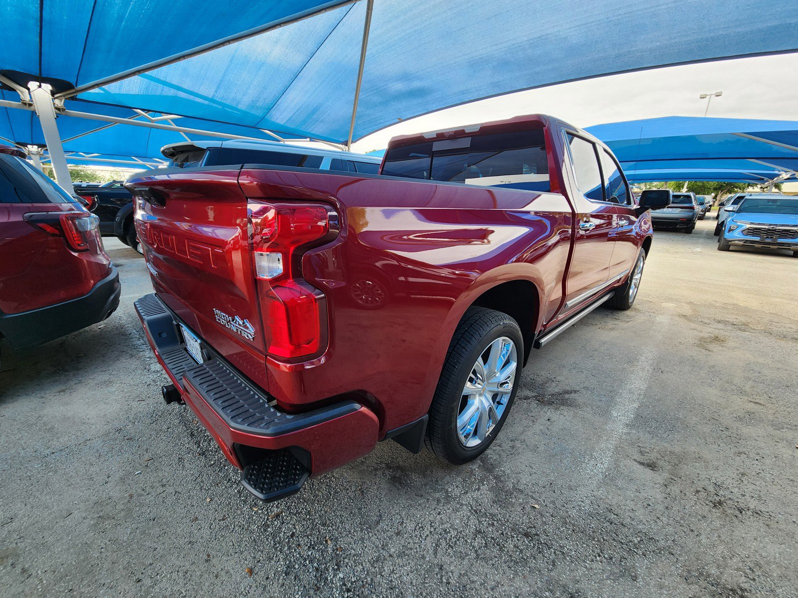 Used 2026 Chevrolet Silverado 1500 High Country AWD/4WD image 4