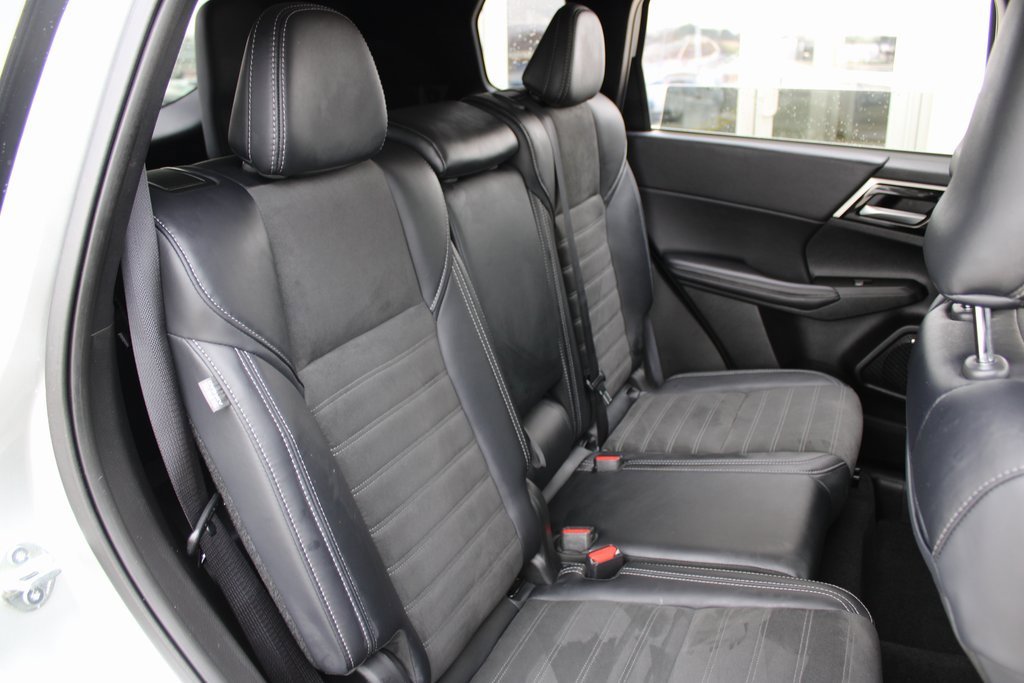 Used 2025 Mitsubishi Outlander SE image 25