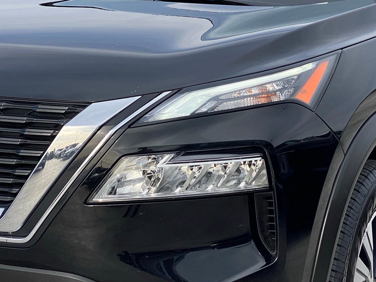 Used 2023 Nissan Rogue SV image 8