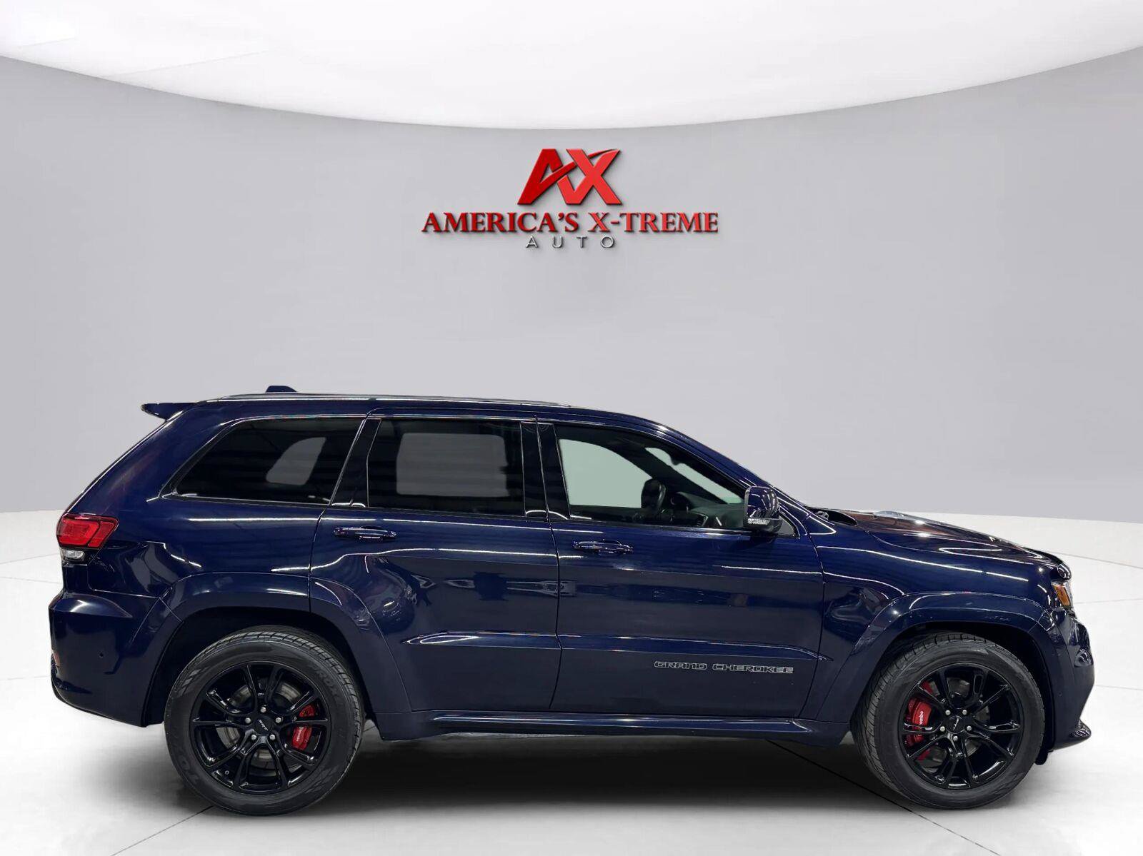 Used 2017 Jeep Grand Cherokee SRT AWD/4WD image 8