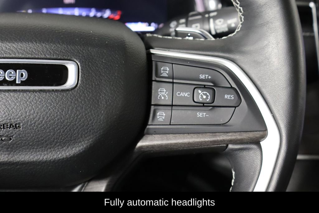 Used 2022 Jeep Grand Cherokee L Limited image 10