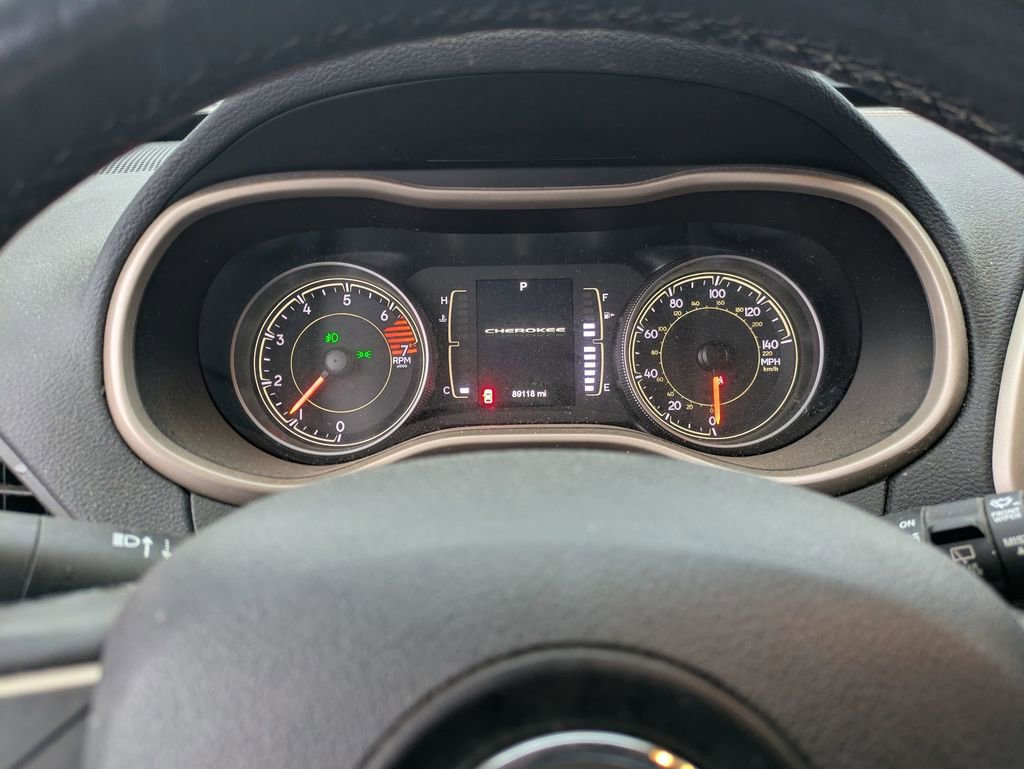 Used 2016 Jeep Cherokee Latitude w/ Cold Weather Group image 24