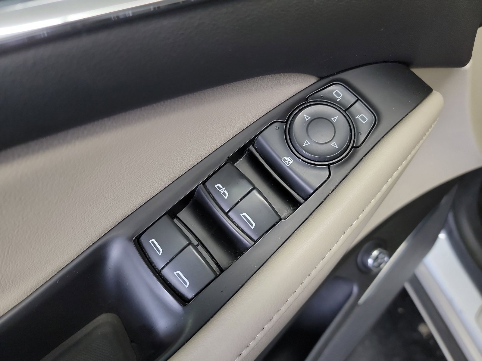 Used 2020 Buick Enclave Essence FWD image 14