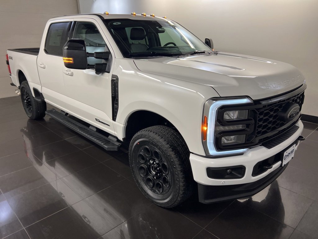 New 2026 Ford F250 Lariat w/ Black Appearance Package