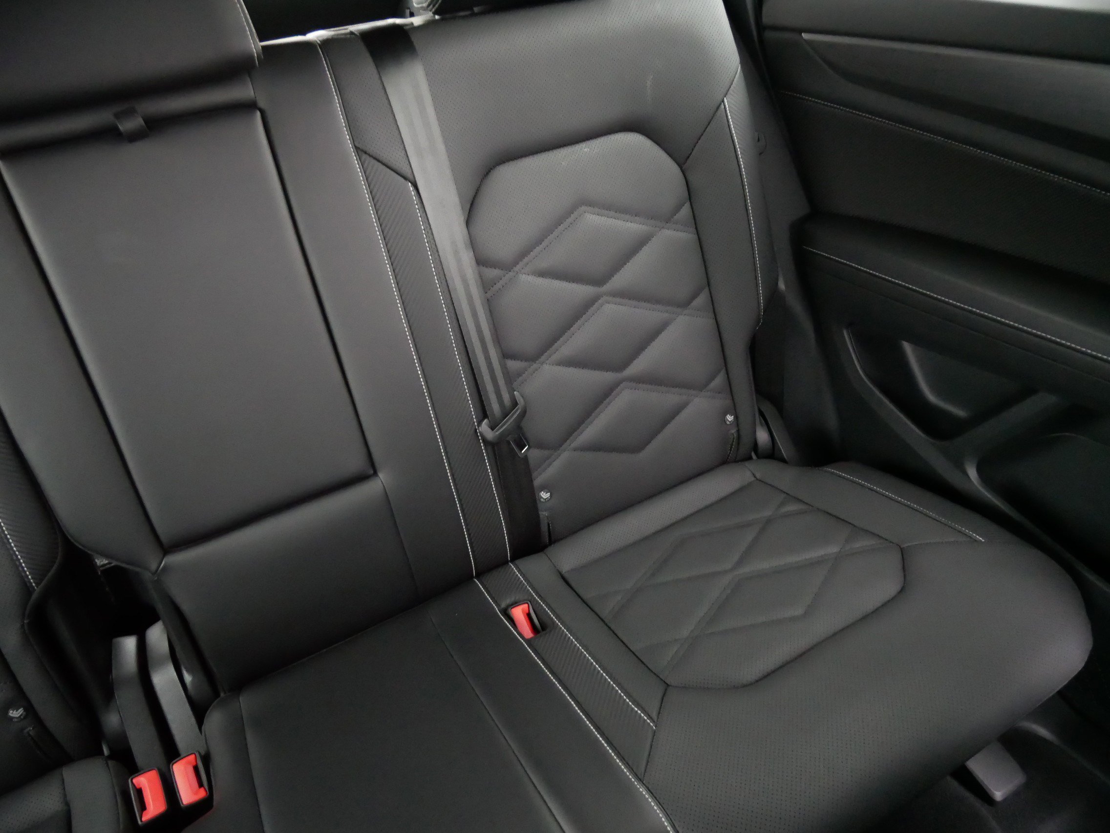 Used 2024 Volkswagen Atlas Cross Sport SE image 14