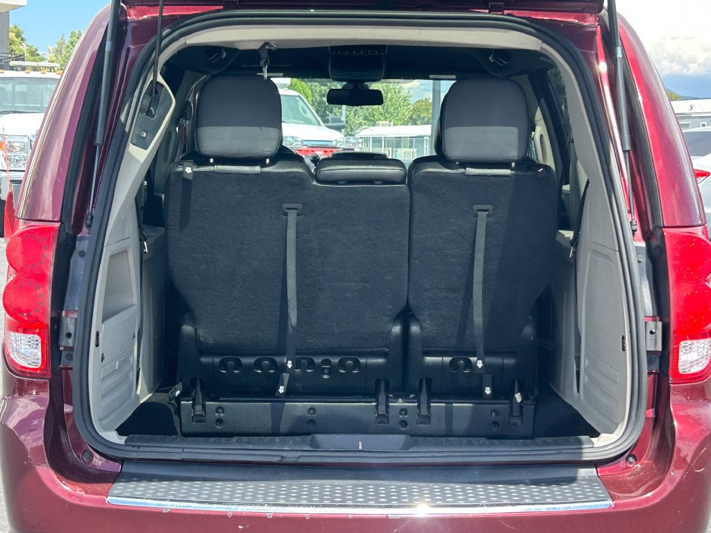 Used 2019 Dodge Grand Caravan SXT FWD image 30