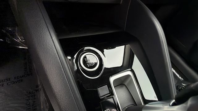 Used 2025 Nissan Versa SR w/ Trunk Package FWD image 32