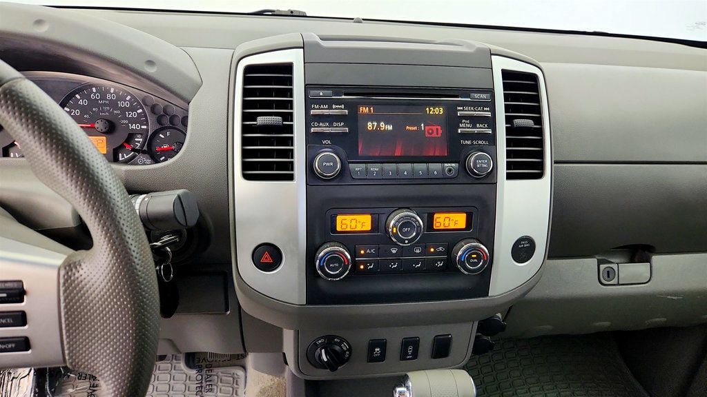 Used 2013 Nissan Frontier SV w/ SV Value Truck Pkg AWD/4WD image 17