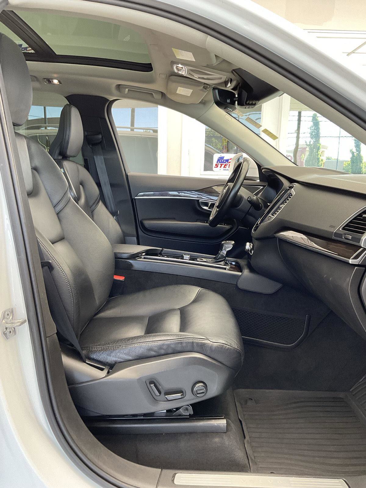 Used 2019 Volvo XC90 T6 Momentum w/ Advanced Package AWD/4WD image 10