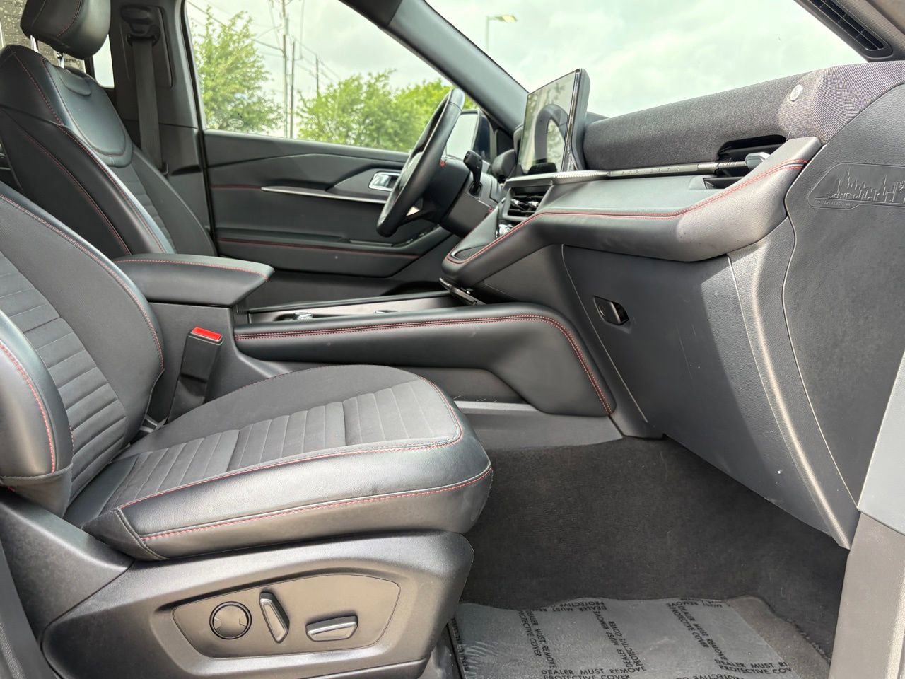 Used 2025 Ford Explorer ST-Line AWD/4WD image 39