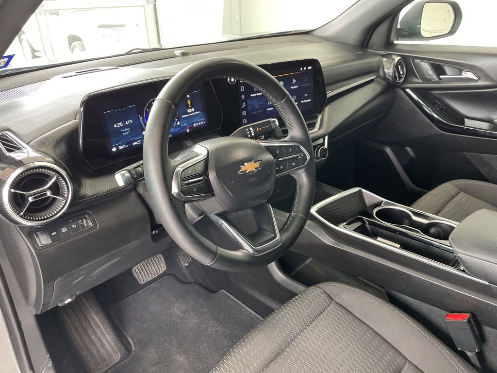 Used 2025 Chevrolet Equinox LT image 8