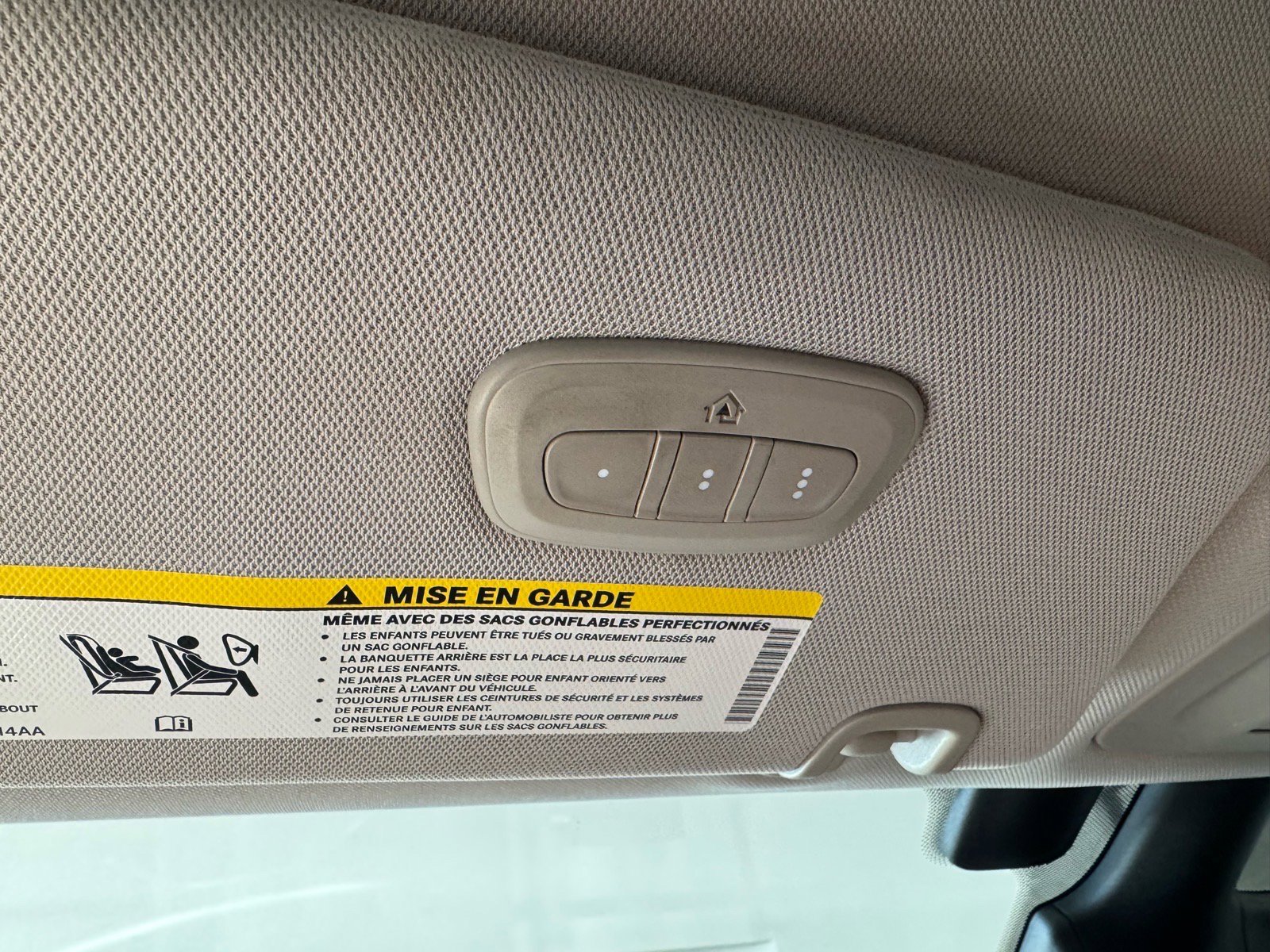 Used 2019 Chrysler Pacifica Touring-L Plus w/ Advanced Safetytec Group FWD image 24