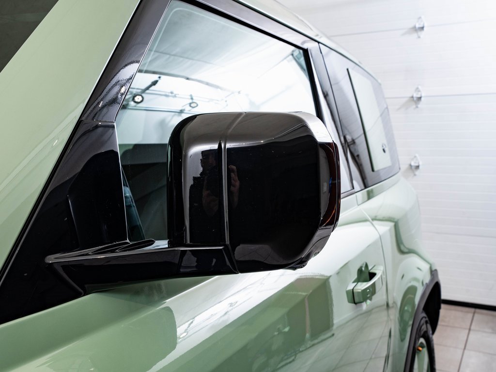 Used 2023 Land Rover Defender 110 75th Limited Edition image 17